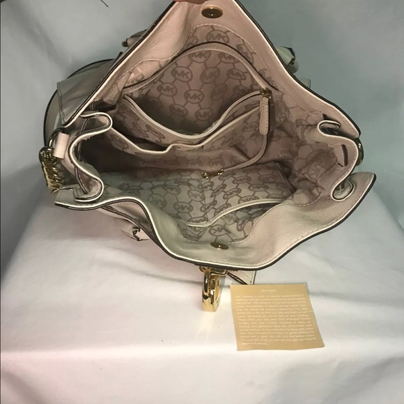 Michale Kors Ivory LARGE Hamilton Bag - Picture 5 of 5